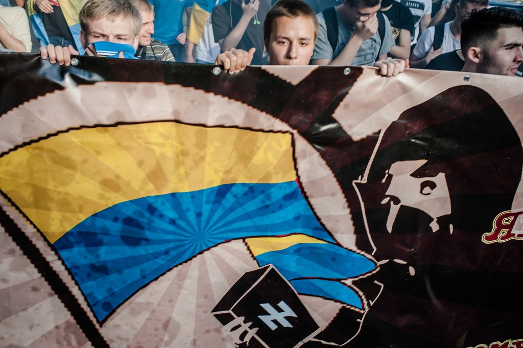 Ukraine - wohin geht es? Und wahrscheinlich wäre dann die ukrainische Bevölkerungsmehrheit auch bereit, sich der Meinung ukrainischer Antisemiten und Nationalisten anzuschließen. Das bedeutet, dass sich die Judenfeindlichkeit bei diesem Szenario erheblich verstärken würde. D