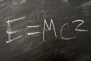 Albert Einstein. Pazifist & Nobelpreisträger im Kreuzfeuer diffamierender Propaganda