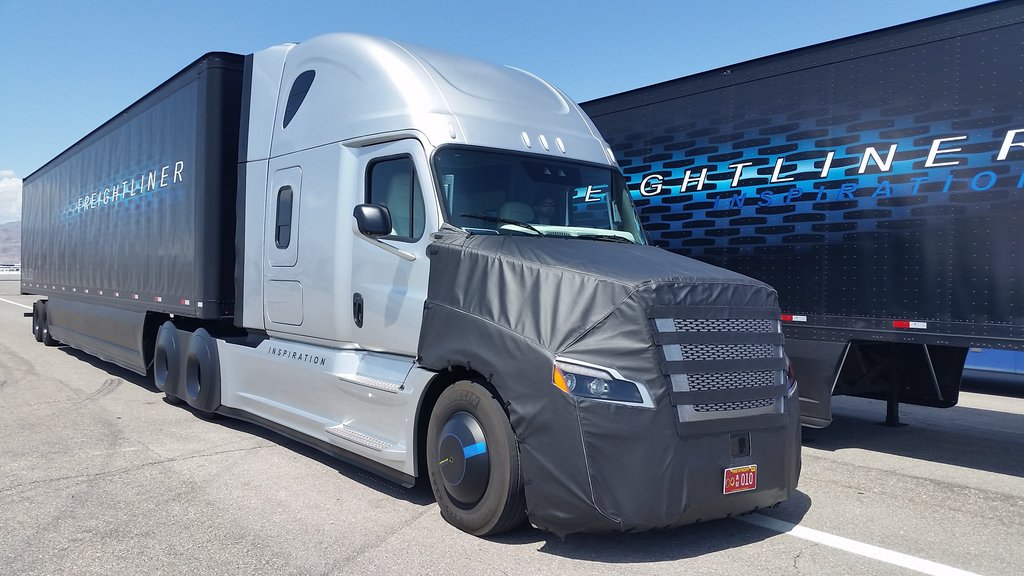 Premiere für selbstfahrenden Daimler-Truck